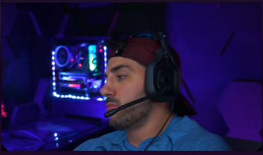 HeirBornTwelfth's tweet photo. @NICKMERCS is waiting as long as he possibly can to get on COD today.. #MFAM #CODisBroken https://t.co/ef3f1mvxzs