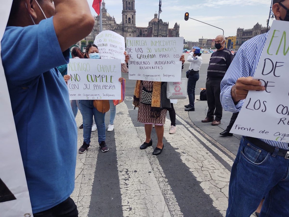 PJESUSGLEZ's tweet photo. Mitin frente al @GobCDMX para exigir al @INVICDMX la entrega inmediata de las viviendas a las familias indígenas de FOI de @VidalRamirezGa2 proyecto adquirido con recursos del gobierno federal @INPImx @DEELAYUUK @teotihuacan_m https://t.co/RKWGdsbR3l