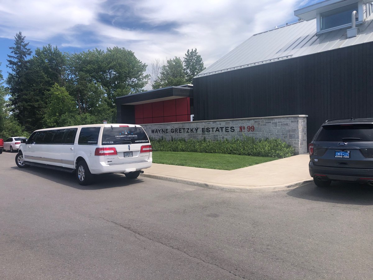 A Celebrity Limousine tweet media