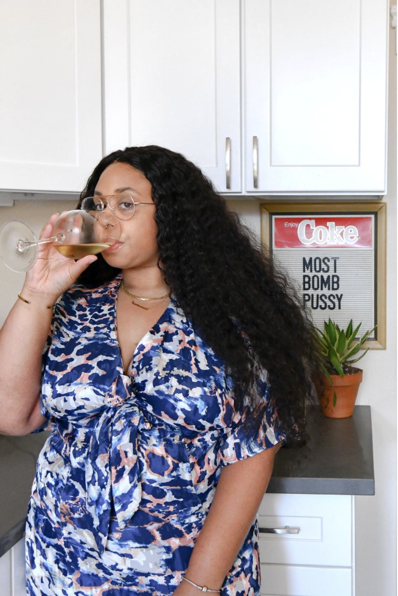 JasmynBeKnowing's tweet image. OKAY FULL THREAD BELOW 👇🏾

Plzzz click the link to get all details about where I purchased things and the art.

I LOVE THE HEADLINE SO MUCH

Thank you @AptTherapy 🙌🏾🙌🏾

apartmenttherapy.com/jasmyn-lawson-…