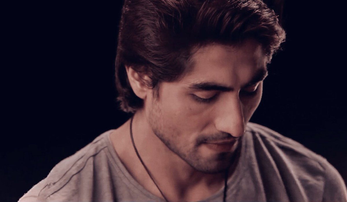 The EXCELLENCE that is Harshad Chopda’s side profile Apollo is that you #HarshadChopda