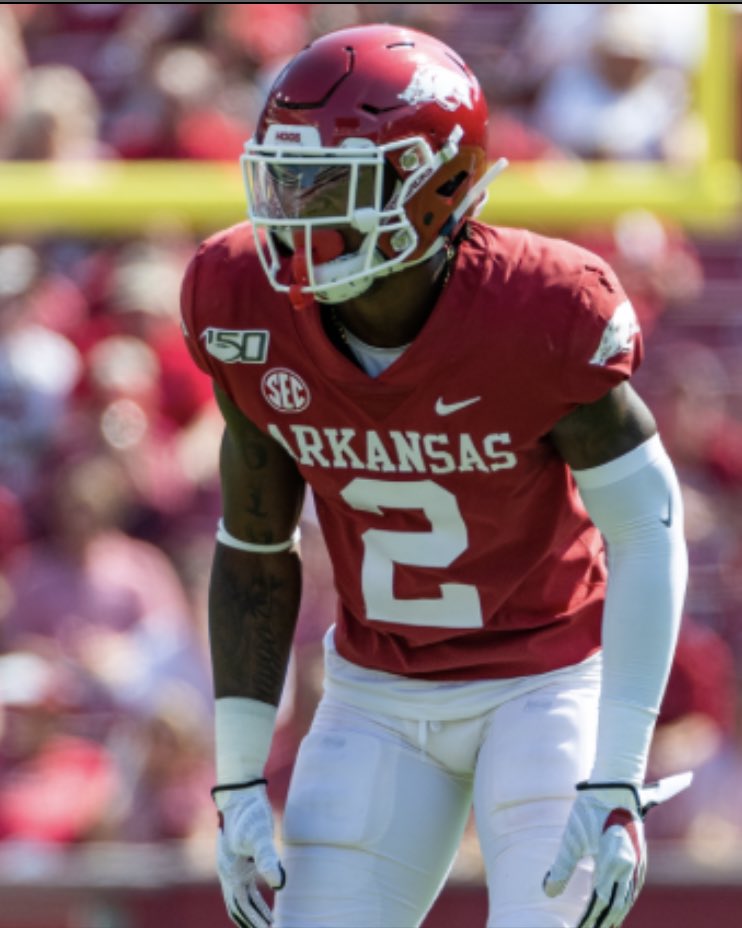 DaRealBurt23's tweet photo. Blessed &amp; Honored yo recieve an offer from Arkansas university 🔴⚪️🔴⚪️@IzaiahGuy @Dillard529 @247Sports @scjii_ @Rivalsfbcamps @Marshawn_007 @coachjstepp https://t.co/J15QOxDEbH