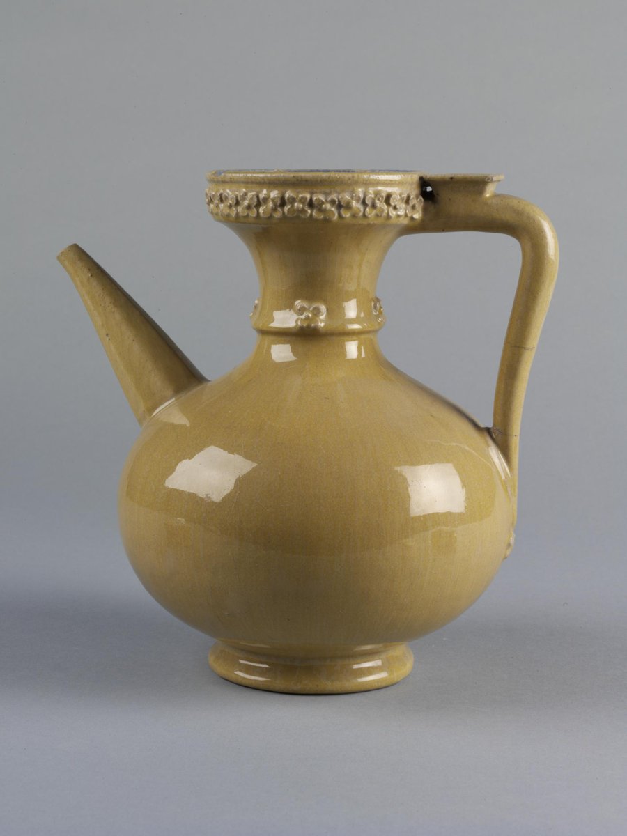 I should also note that this type does have a Safavid precedent, produced in the monochrome style. These worked in much the same way, with the ice going in through the neck, and the liquid being poured in through a hole in the top of the handle. (V&A 2643-1876 & 614-1889) [7]