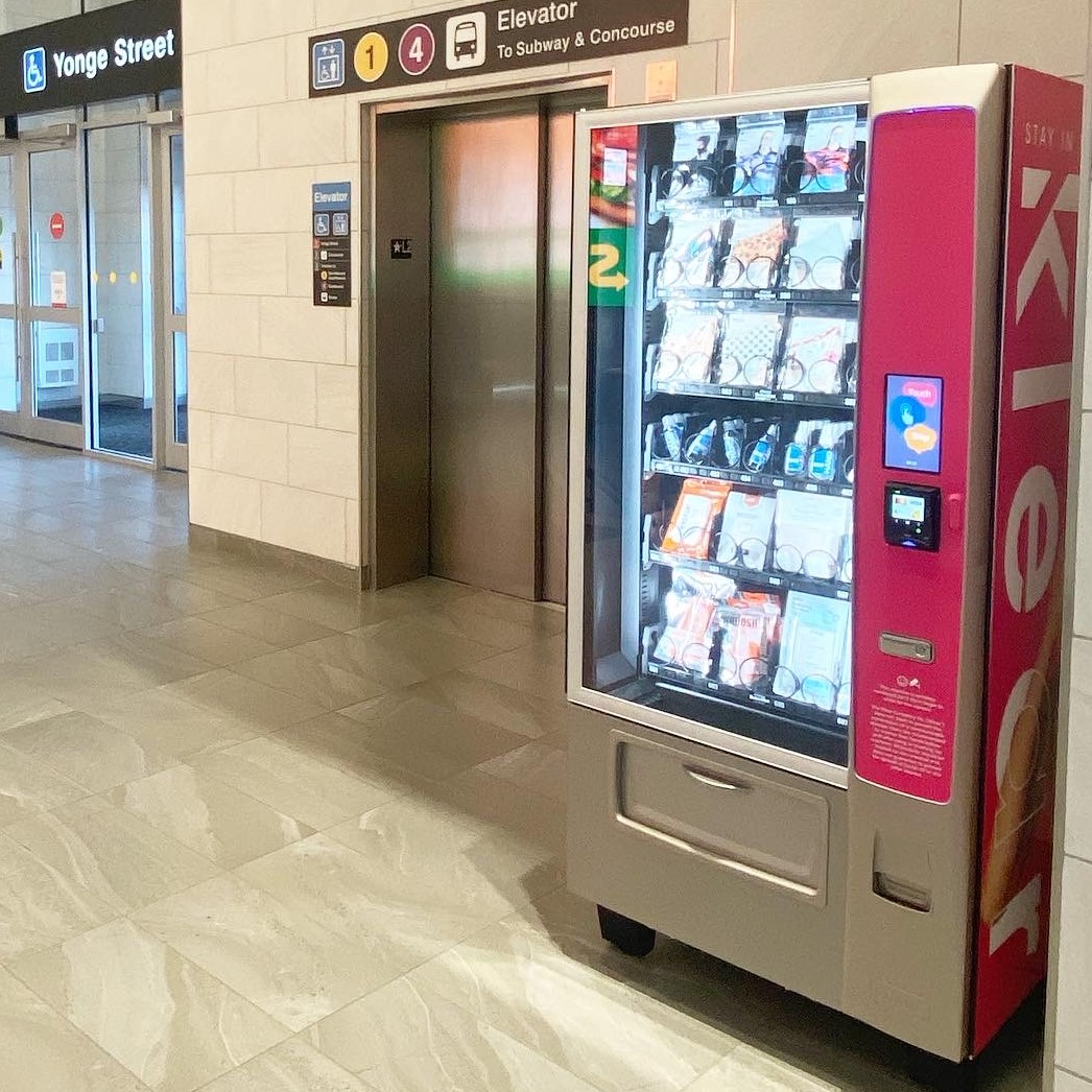 kanes_vending's tweet photo. Here we go again! Happy to support our customers in their efforts to revolutionize vending. Watch for more of these machines by Klear Vending popping up in Toronto #PPEVending #Cashless #MaskUp #Vending @NayaxGlobal https://t.co/IOaJnAiXuq