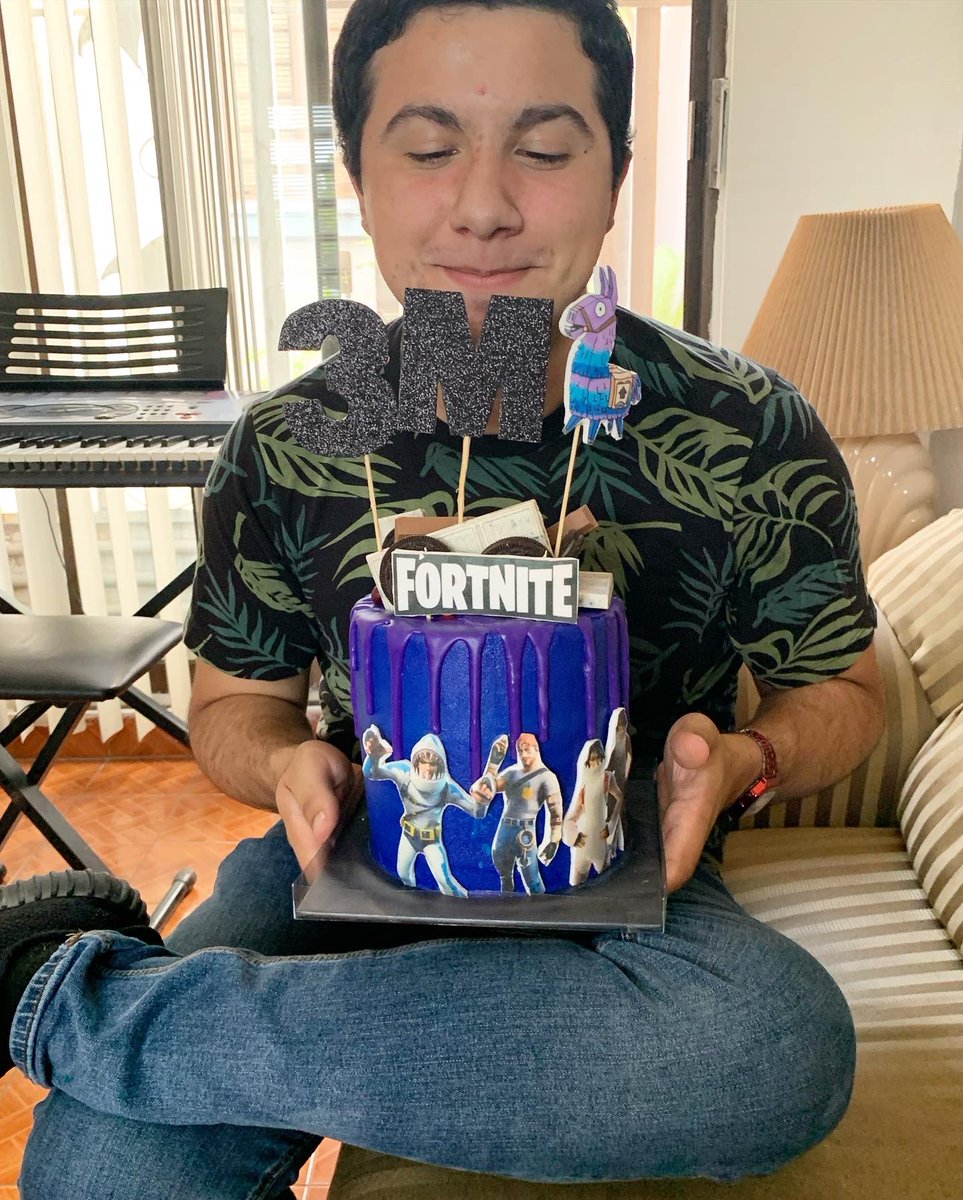 Roier On Twitter Noooo Abraham Donde Te Sentaste No Me La Contesssssssss