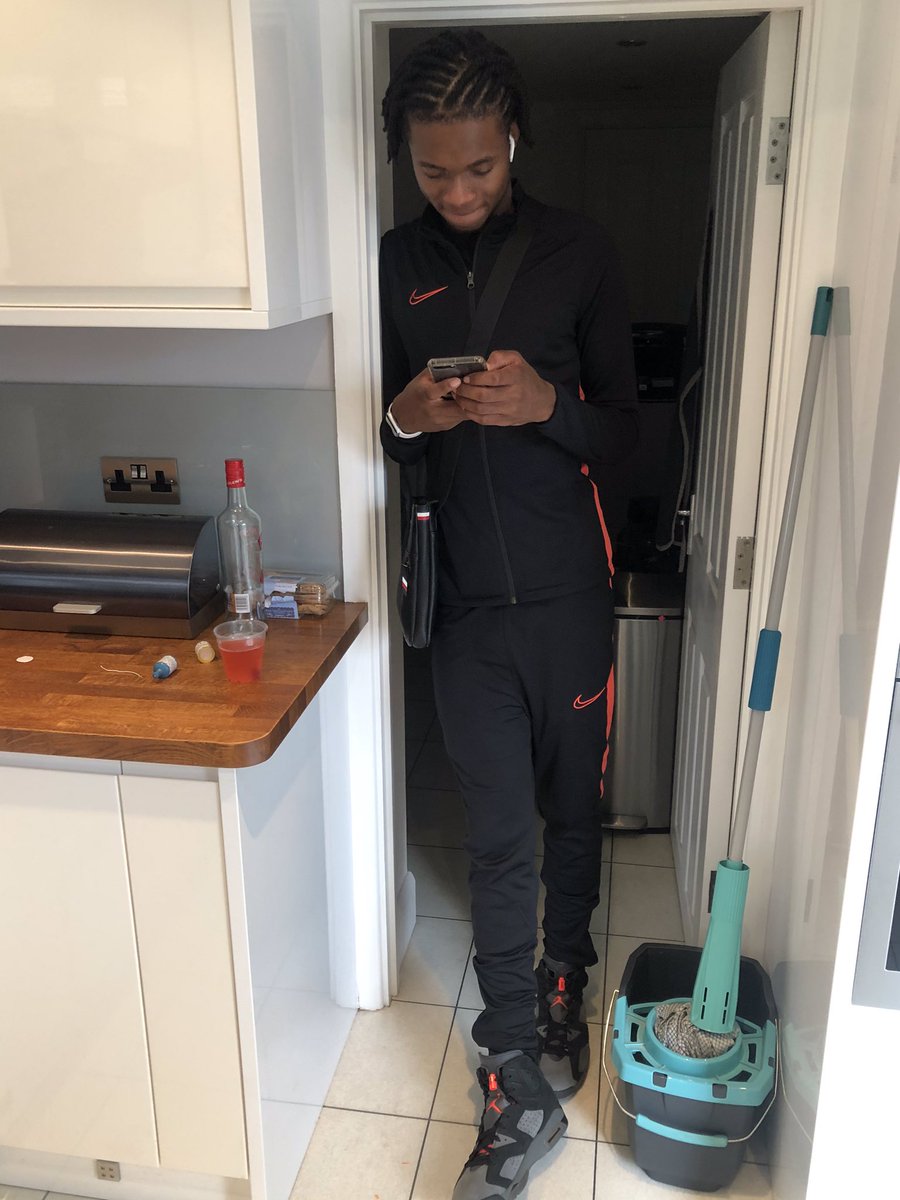 Mop for added effect💧