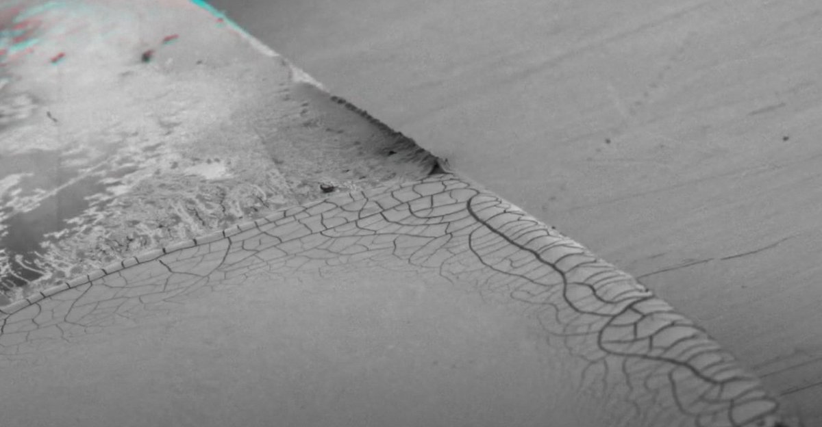 ICFOnians's tweet photo. Look at this image → what do you see? → looks like dry mud? → look harder!

Even though it looks like mud, it is not! 

#ICFO researcher Antoine Reserbat-Plantey (@reserbat) shows us what we are actually looking at. It is rather astonishing!! 

👉https://t.co/yTf9yIkROv https://t.co/TY2IrFDYGP