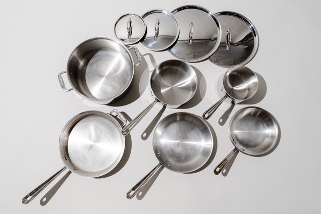 It's expensive, but the  @AllClad Stainless 10-Piece Set is the cookware set you'll likely never have to replace. Because it’s so durable, All-Clad was the name that came up again and again when we spoke to the pros.  https://www.nytimes.com/wirecutter/reviews/best-cookware-set/#upgrade-pick-all-clad-stainless-10-piece-set