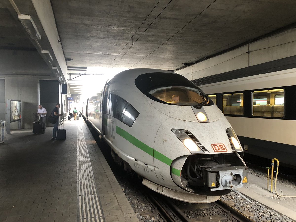 EinfachDaniel99's tweet photo. Zurück gehts im #ICE100 nach Deutschland 🙂 (Mit +25 endlich abgefahren) https://t.co/AdmBa4WY7a