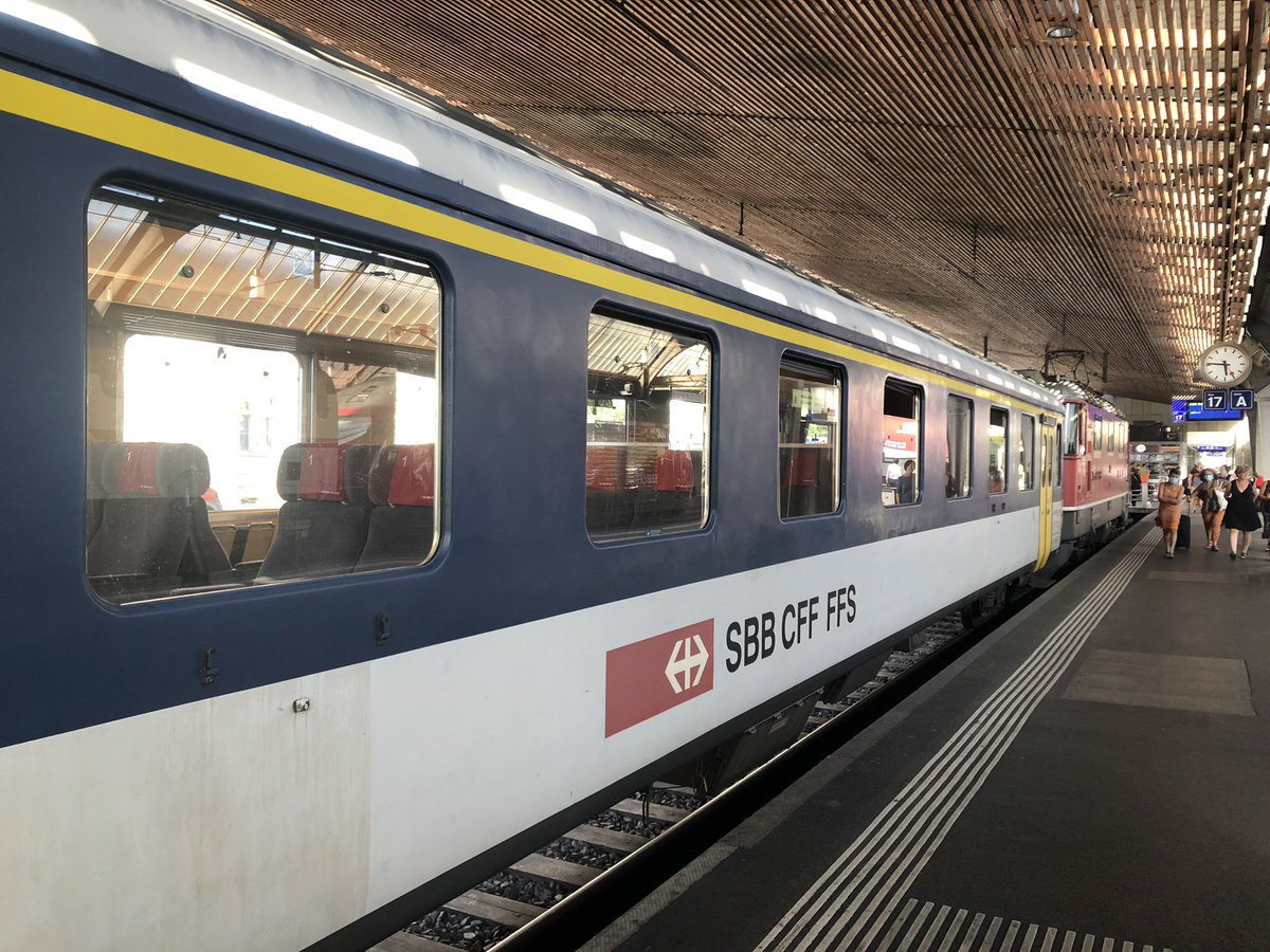 EinfachDaniel99's tweet photo. Zurück gehts im #ICE100 nach Deutschland 🙂 (Mit +25 endlich abgefahren) https://t.co/AdmBa4WY7a