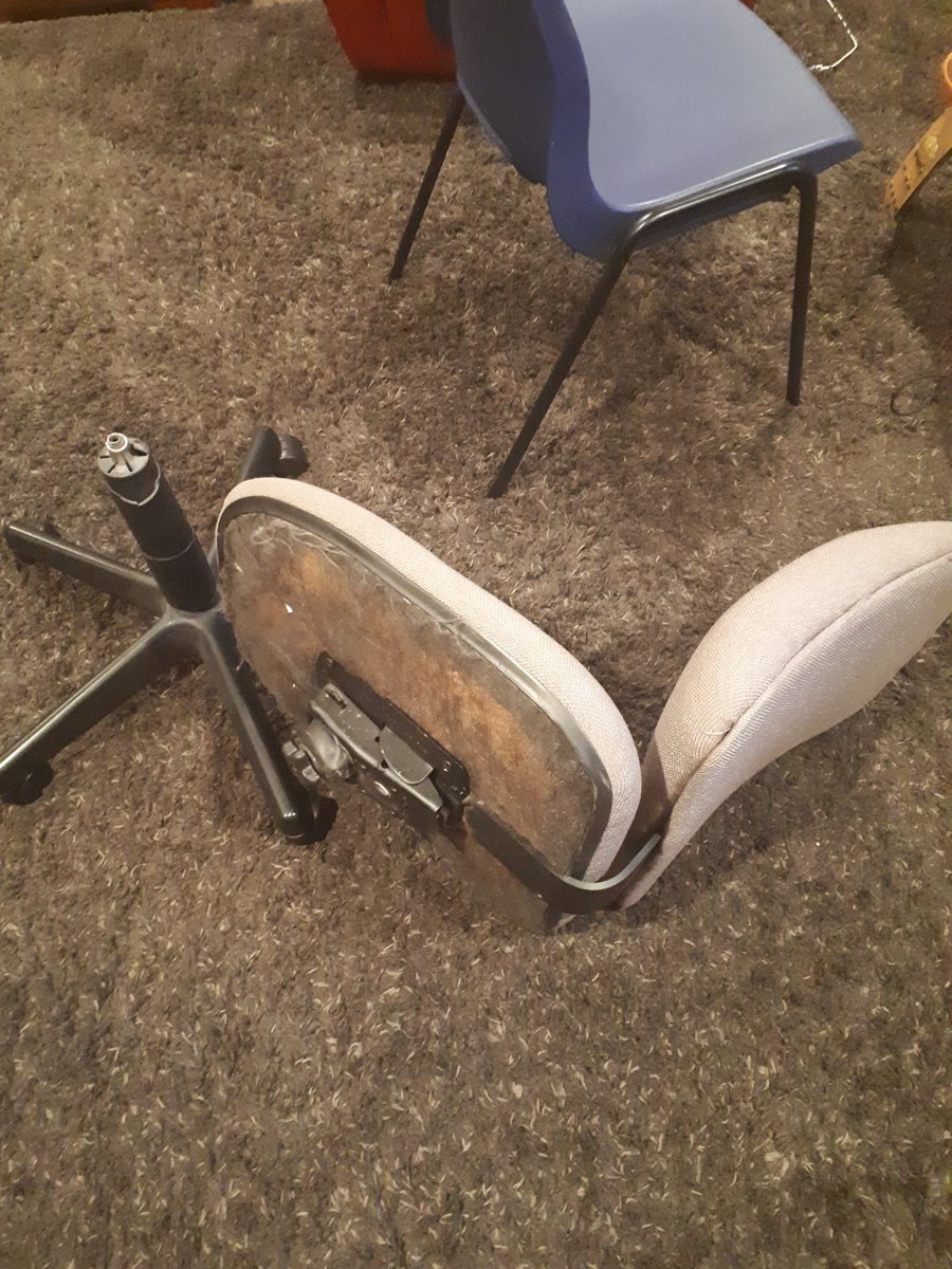Oh yeah I broke my chair while playing Warzone last night 😭😭😭