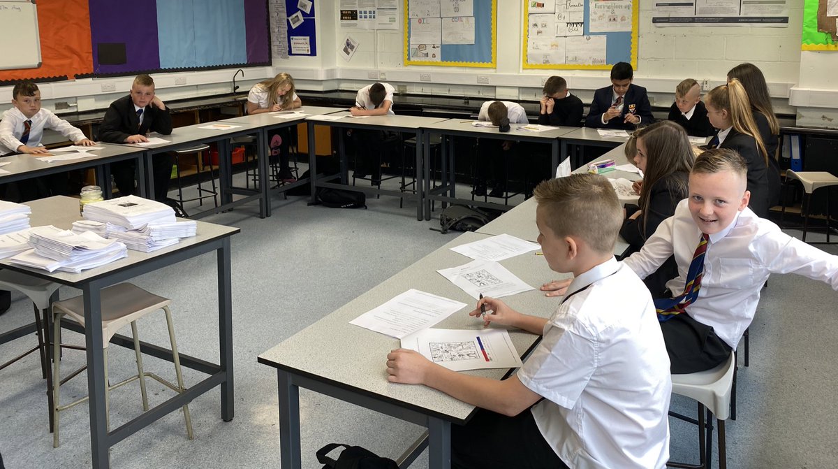 CN_HS's tweet photo. S1 Science Class - lots of happy students in the science department today.  @S1cn_hs @CNHSScience https://t.co/6cg7weYMbl