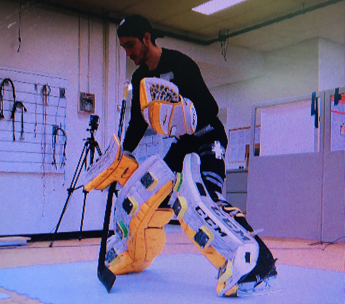 shellymarriage's tweet photo. Attention Hockey Goalies! Researchers @BrockUniversity have found a way to give goaltenders a competitive advantage! Details @ 6pm @CHCHTV @CHCHNews #butterflydrop #blades https://t.co/hDtYTxHXlx