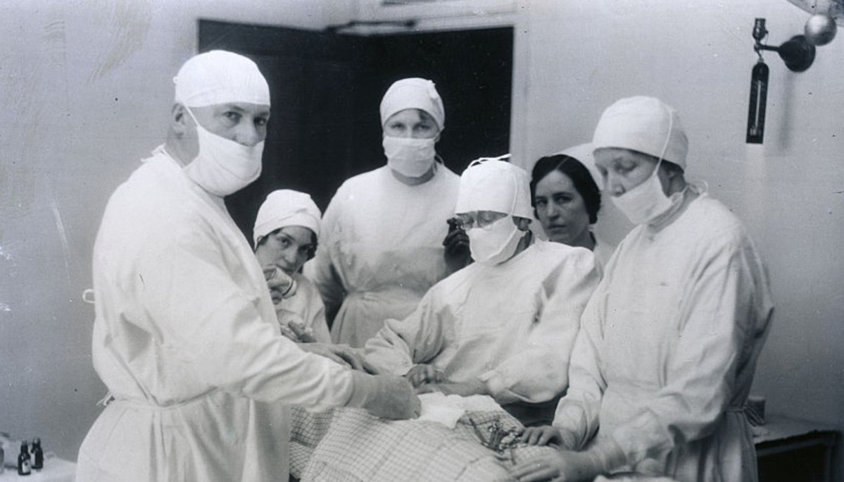 (4/10) Kane (2nd man right) wanted to know whether invasive surgery performed under local anesthetic could be painless. If so, he reasoned that he could operate on others without having to administer ether, which he believed was dangerous and overused.