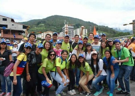 movimientoiu20's tweet photo. Mantenemos el compromiso por nuestra universidad y nuestro pais, pues es el trabajo lo que nos caracteriza.

Somos #ULAndinos, somos #GentedeTrabajo https://t.co/zz207FviDU