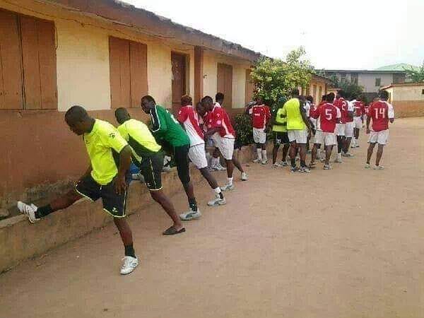 jaza_stadi's tweet photo. Throwback to when the National Team @harambee__stars had to train in a school before playing Nigeria's Super Eagles in Calabar. Tag a member of this team to remind them of this day
#KenyanFootball #kenya #Football #throwbackthursday #throwback #tbt #HarambeeStars #JazaStadi https://t.co/PoDhkX41os