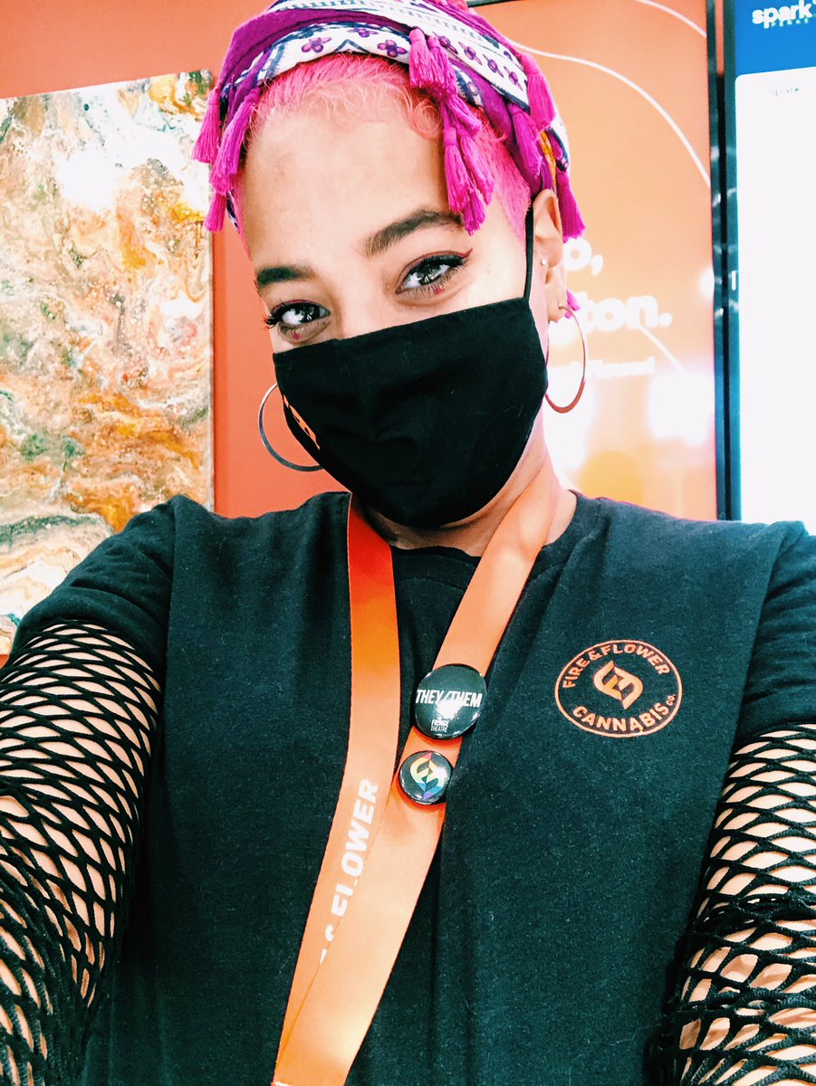 melaninmlatonin's tweet photo. Itโs totally encouraged to admit that youโre in love with me. I am too. #theythemthursday #thirstythursday #thirsttrapthursday #blackandnonbinary https://t.co/AN30WbM4QO