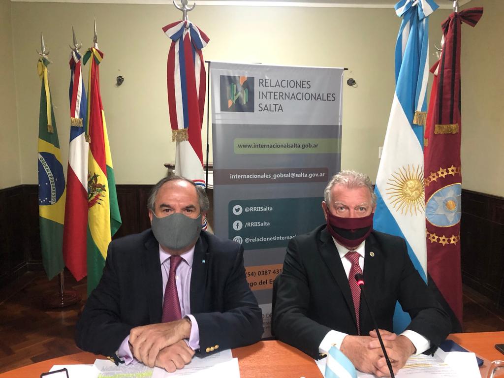 MaroccoGringo's tweet photo. #RelacionesInternacionales | El vicegobernador Antonio Marocco participó de la apertura de los Comités de Integración Regional con Paraguay, encabezada por el canciller @felipe_sola.
Lo acompañó el representante de @rriisalta, Julio San Millán.
@GobiernoSalta
@CancilleriaARG https://t.co/DlJcm1npHh