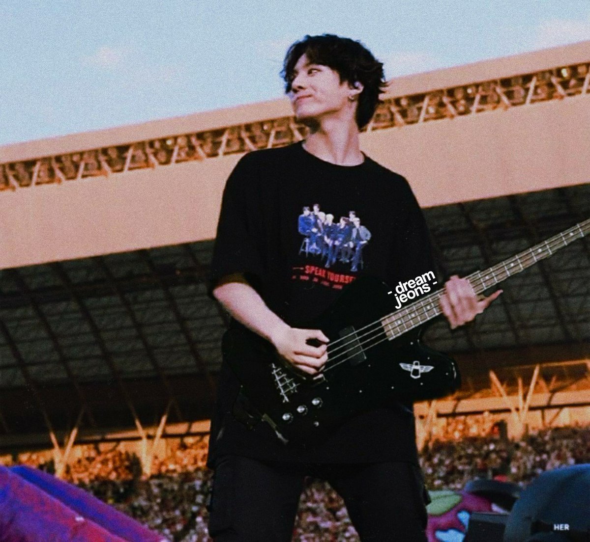 jeon jungkook as your rockstar boyfriend, a needed thread :