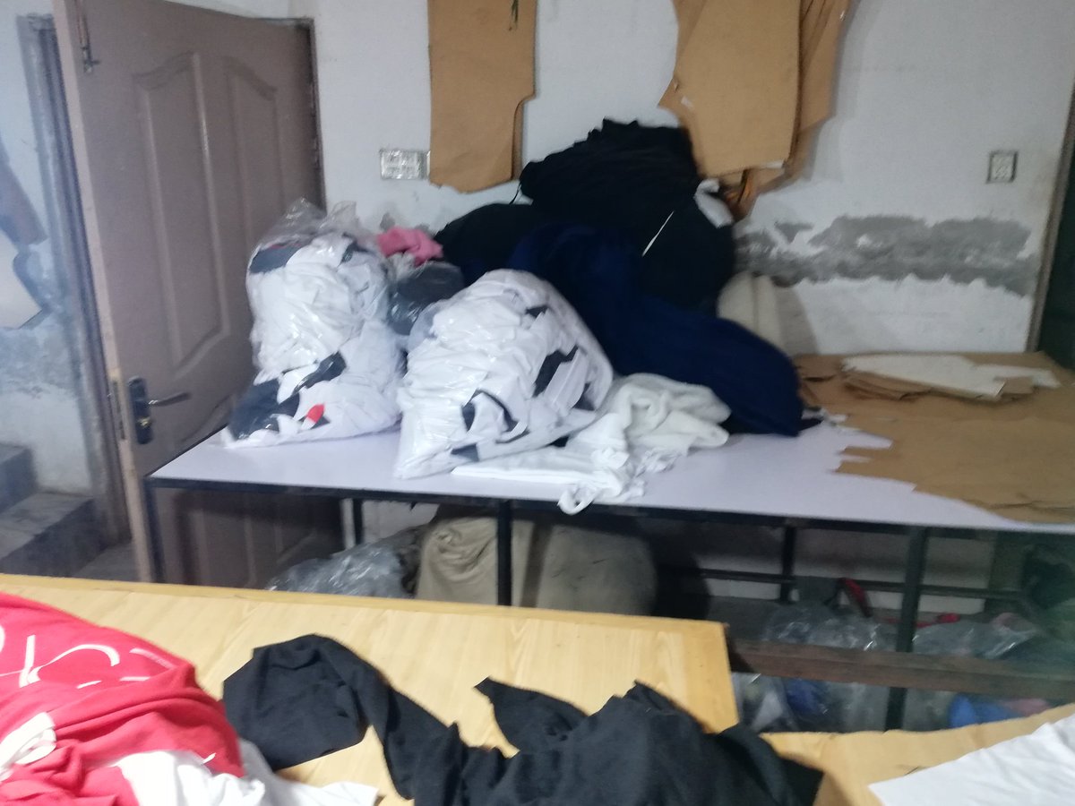 #clothesforsale #clothes #fashion #clothing #style #clothesshopping #clothingbrand #ootd #fashionista #onlineshopping #fashionblogger #clothesshop #clothesline #clothesph #vintage #shopmycloset #forsale #thrifting #shopping #dresses #thrift #instafashion #boutique #outfit