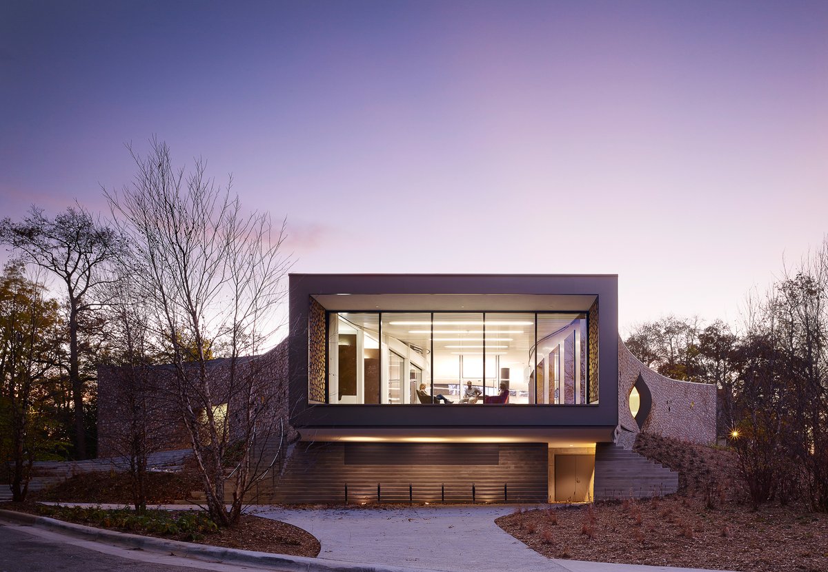 studiogang's tweet photo. Completed in 2014, our #ArcusCenter was the 1st purpose-built social justice building. Designed to foster conversations among scholars, students, &amp; community members, @ACSJL is visually open &amp; activated by daylight, bringing these discussions squarely into public consciousness. https://t.co/Wb1JXYN9Jv