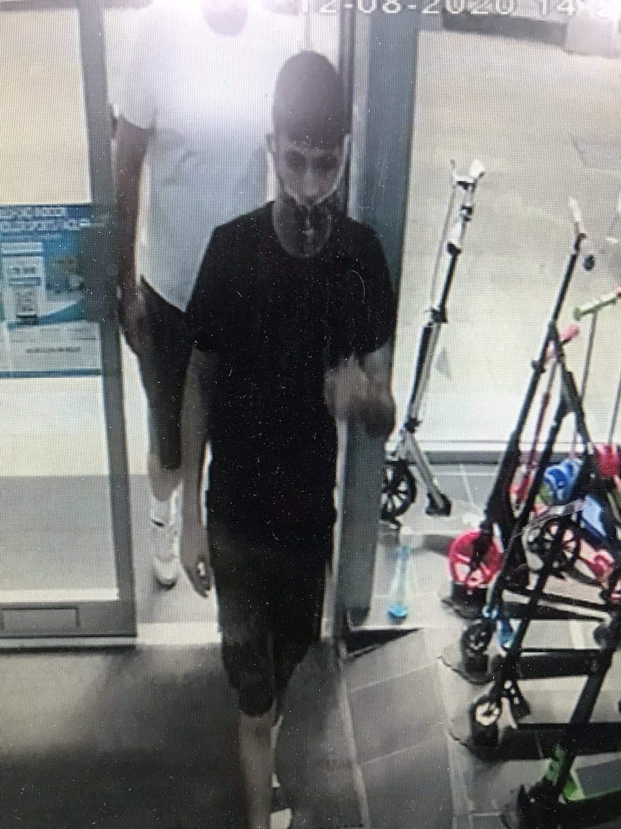 RollBackWorld's tweet image. STOLEN - THEFT: Wanted
Please share!!
Yesterday afternoon; money, cards and personal items were taken from our store in Bedford Town centre. 

If you have any details, direct message us with who these two are or call 101 (Bedfordshire) and quote crime reference 40/43698/20.