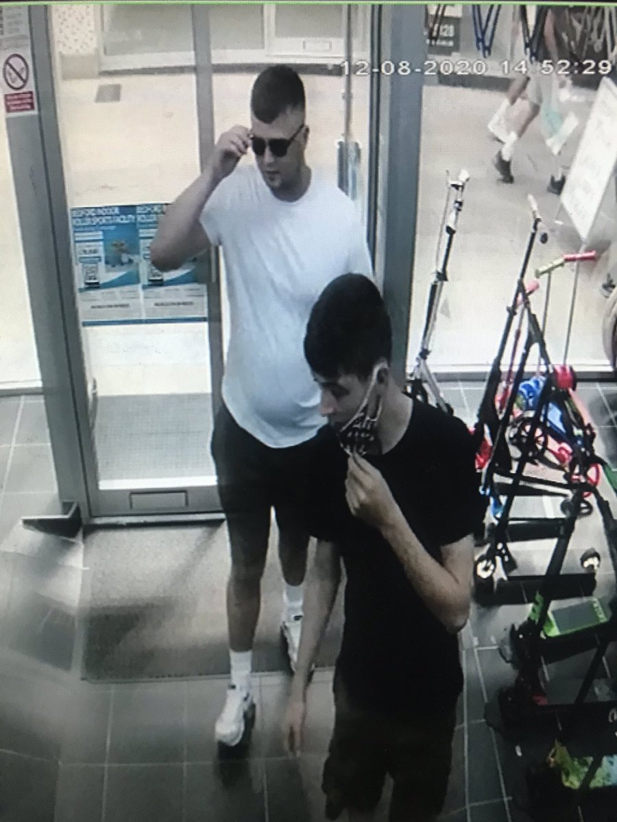RollBackWorld's tweet image. STOLEN - THEFT: Wanted
Please share!!
Yesterday afternoon; money, cards and personal items were taken from our store in Bedford Town centre. 

If you have any details, direct message us with who these two are or call 101 (Bedfordshire) and quote crime reference 40/43698/20.