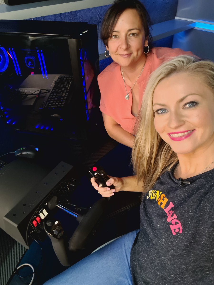 Studio filming ahead of the new Microsoft Flight Simulator 2020 release...testing out yokes, rudders and cockpits for the most immersive experience ✈ ...keep your eyes peeled for the video #microsoftflightsimulator2020 #VR #techgirls #gadgetgirl #presenter #technologypresenter