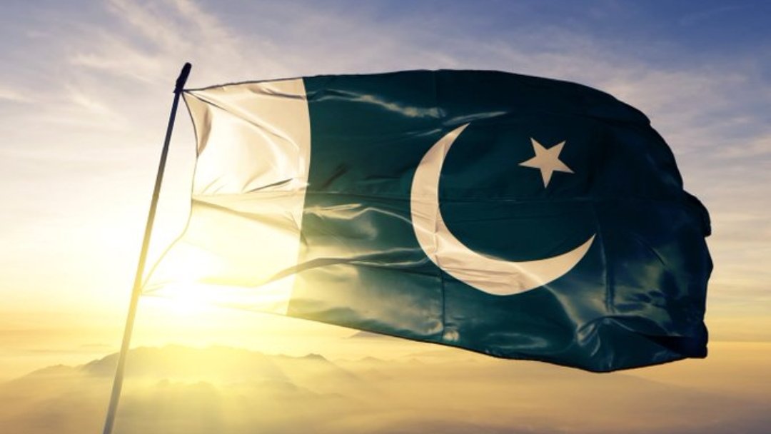 halfProgramar's tweet image. #HappyBirthdayDearPakistan
'There is no power on Earth, that can undo Pakistan! 😍
#LongLivePakistan