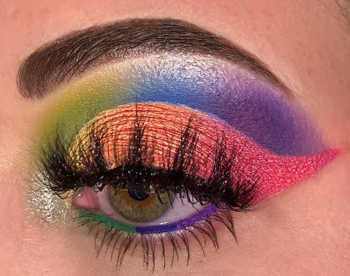 its_bek37's tweet photo. My #pride look I did in June! π π³οΈβπusing #JeffreeStarCosmetics #Jawbreakerpalette #alienpalette #conspiracypalette #bloodsugarpalette #minicontroversypalette #velourliquidlipstick #equalitylipbundle #tattilashes βTL3β https://t.co/HIwXj7GAmM