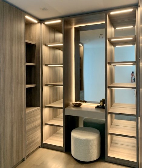 Closets's tweet image. A Fabulous Design Solution by our Talented Design Manager Rozalia Kiss for a customer's Walk-in Closet and Dressing Room in Downtown Manhattan, New York City at 111 Murray St. 

#ThrowbackThursday #TBT #techthursday #madeinny #transformhome #closet #LED #hafeleamerica