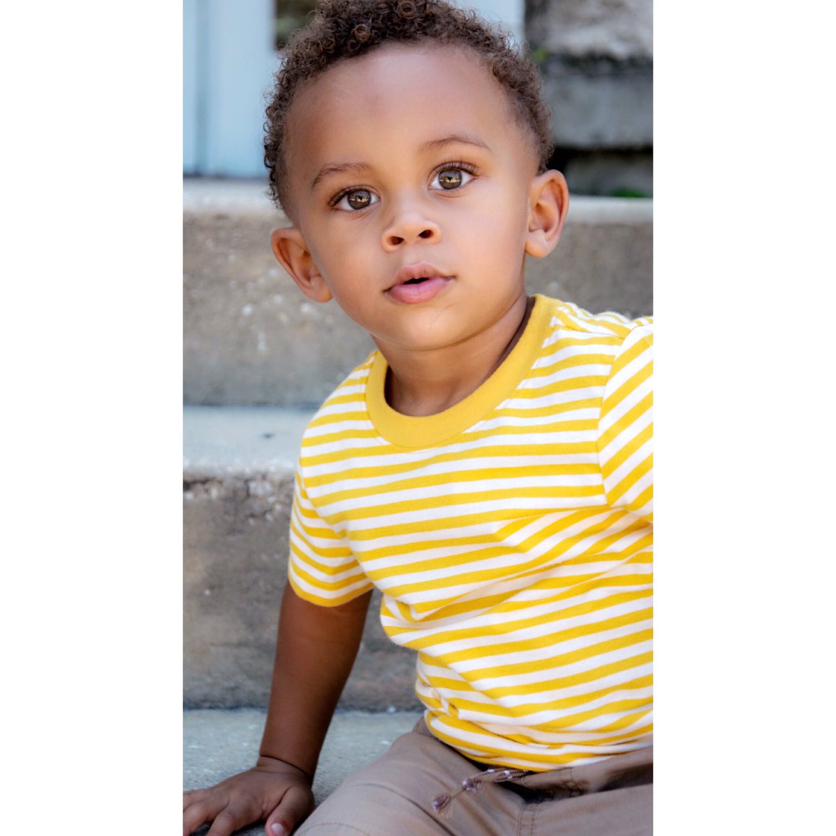 domonique_26's tweet photo. RETWEET &amp; VOTE for my handsome boy!! 💛💛 https://t.co/zbAODDCjAh https://t.co/R0gDxyrOMz