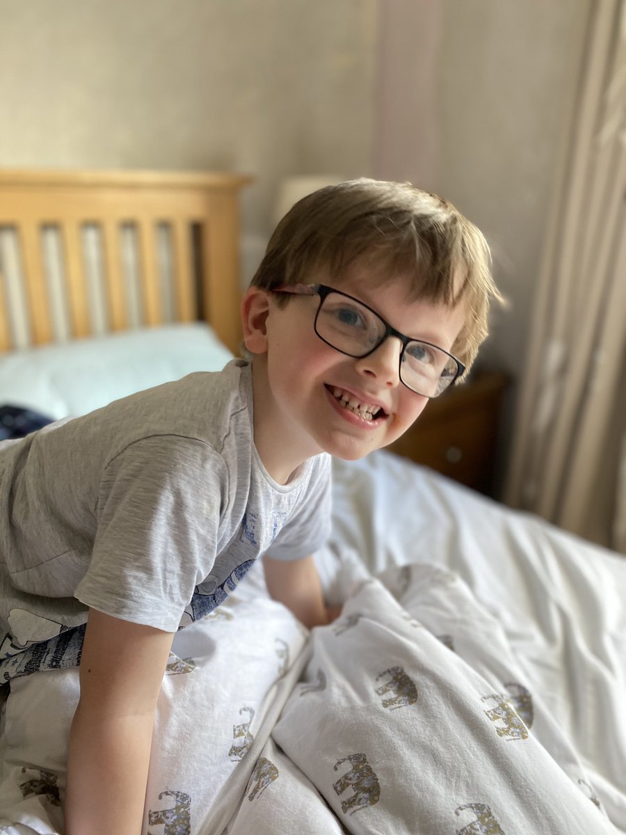 minimcgurks's tweet photo. Happy #LeftHandersDay to our little leftie 🥰 #lefthanded #love #mumlife https://t.co/yFYCVRFvNy