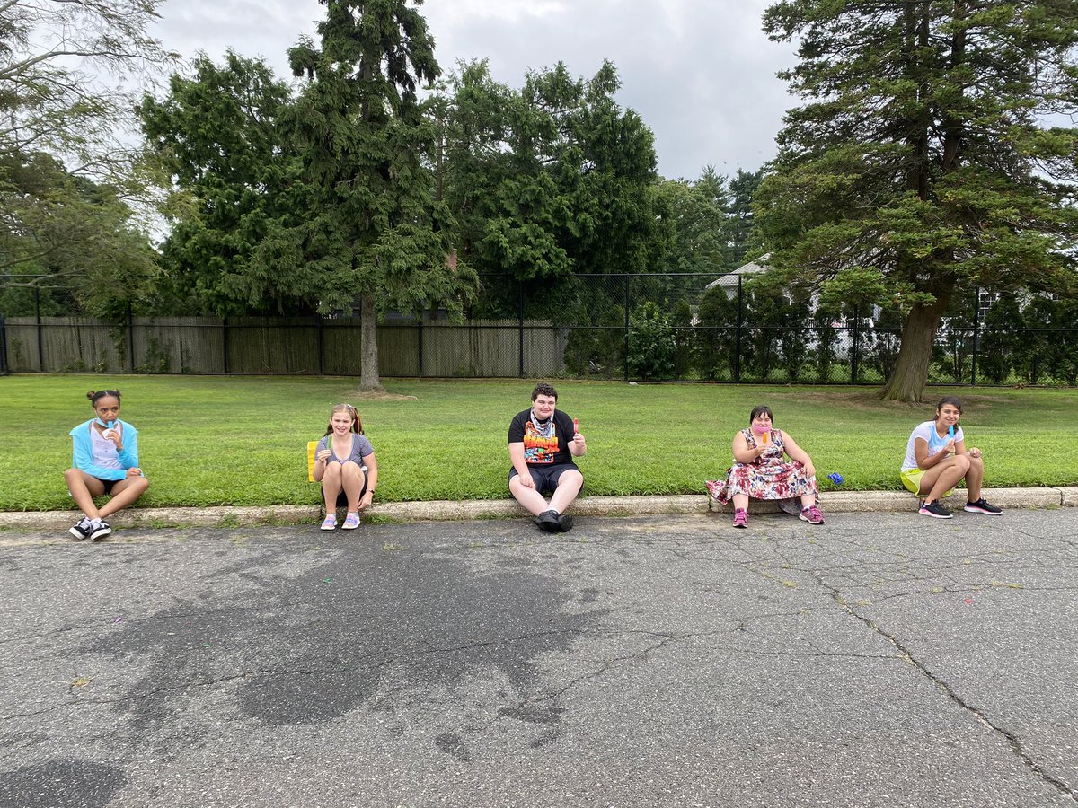 Thank you <a href="/BethpageSepta/">BethpageSEPTA</a> for an extra treat today (after our daily water balloon toss!) 🍡 <a href="/BethpageUFSD/">BethpageUFSD</a> #WeAreBethpage #acingit