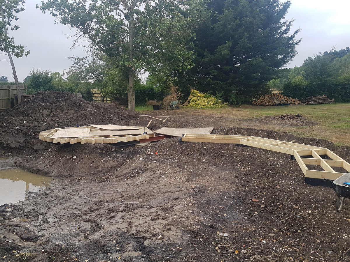 CraneDesigned's tweet photo. Rain stops play!! #hardwooddecking #naturalpond #gardendesign https://t.co/X2rxLuW5rG