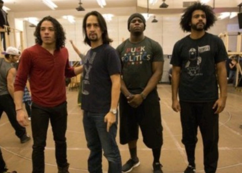  @Lin_Manuel hair but as you scroll down it gets longer and longer - a thread @VAMNit