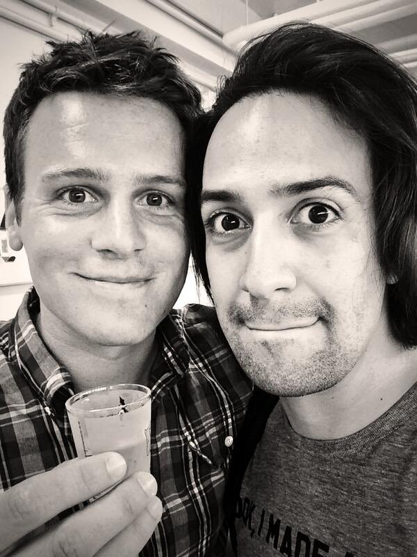  @Lin_Manuel hair but as you scroll down it gets longer and longer - a thread @VAMNit