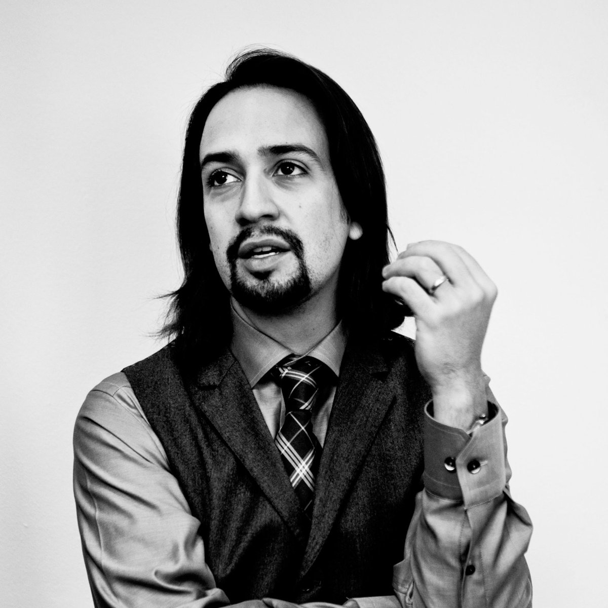  @Lin_Manuel hair but as you scroll down it gets longer and longer - a thread @VAMNit