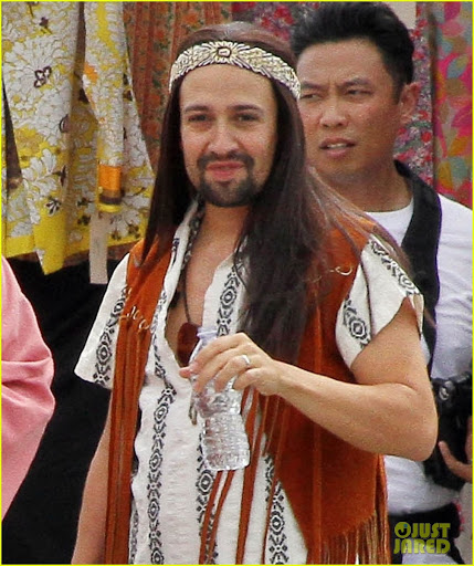  @Lin_Manuel hair but as you scroll down it gets longer and longer - a thread @VAMNit