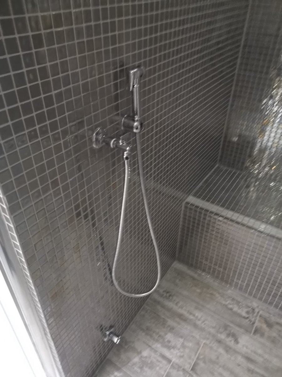 PoolsSmart's tweet image. Steam Room completed in Liverpool.  Beautiful tiles picked by the client!!