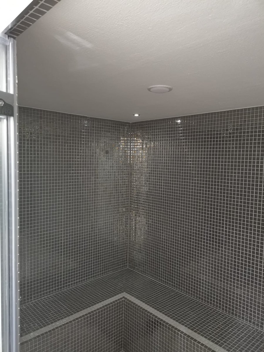 PoolsSmart's tweet image. Steam Room completed in Liverpool.  Beautiful tiles picked by the client!!