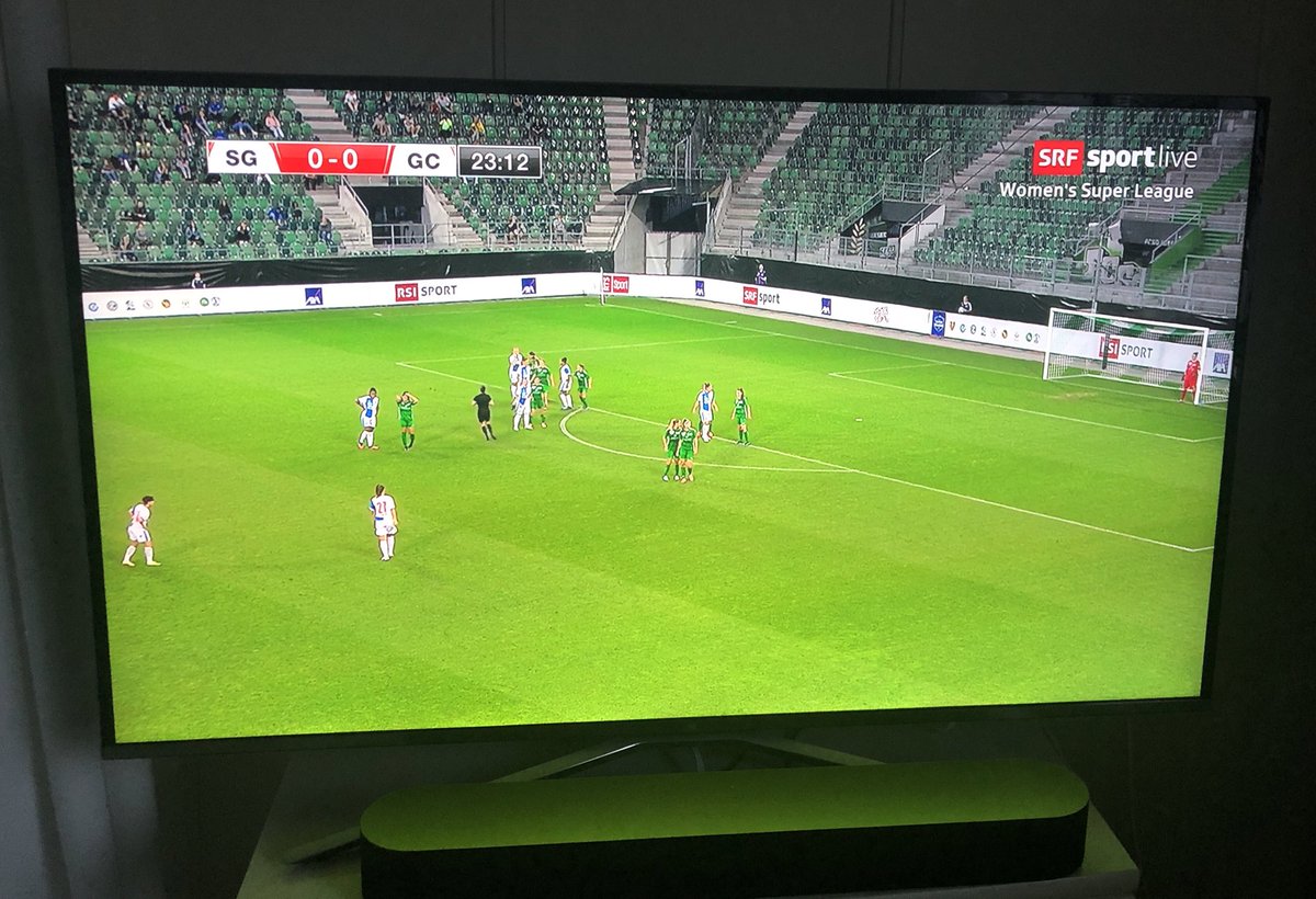 Bravo <a href="/AXA_Schweiz/">AXA Schweiz</a> und bravo @srfsport !  #WomensSuperLeague #proudtobeaxa #knowyoucan