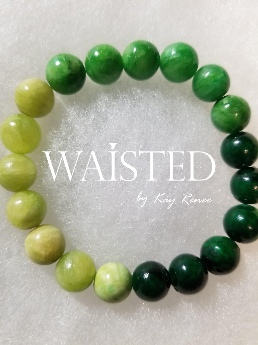 KayeKharisma's tweet photo. @WaistBeaderKay 

If not your waist let me put something on your wrist 😘. 

#BlackOwned #handmadejewelry 
https://t.co/zR5HhSMWQ4 https://t.co/RksBNxXOBn