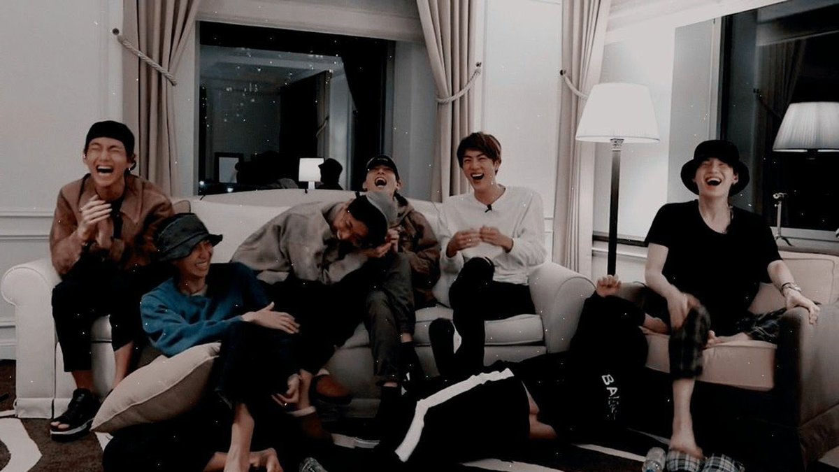 sgtaebts's tweet photo. Ser ARMY é amar, proteger, apoiar e respeitar 7 meninos incríveis
Meninos que JUNTOS se ajudam, se amam e construíram todo esse caminho
Eles são, antes de tudo, uma família💜

BTS is 7 https://t.co/FlZGwrKi2o