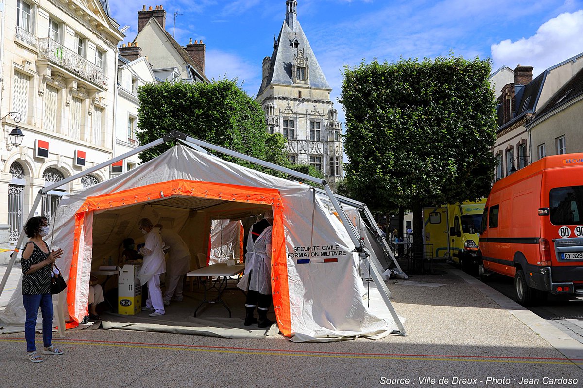 dreuxofficiel's tweet photo. Aujourd'hui, plus de 300 personnes ont été testées dans le cadre de la campagne de #dépistage gratuite du #Covid_19 de l'@ARS_CVDL en lien avec les nombreux partenaires santé locaux et la ville de #Dreux qui a assuré un soutien logistique à cette première opération d'envergure. https://t.co/RIVTaakwz0