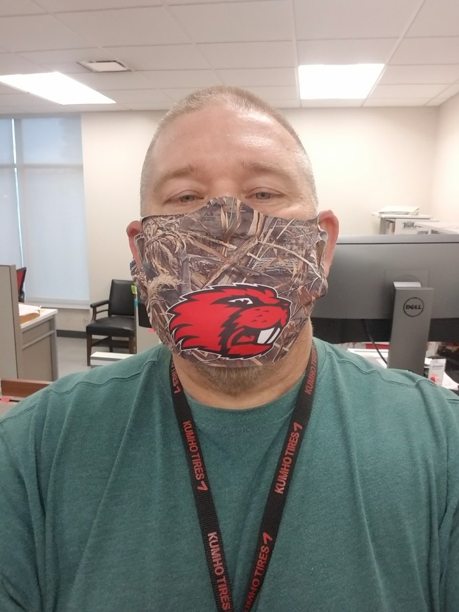 myARDOT's tweet photo. We've got several folks showing some hometown pride with their masks and we LOVE it. Who are you repping? #MaskUpWithUs #ARHwysAreYourHwys #GlenRoseBeavers #MagnoliaPanthers #COVID19Ark #InThisTogether #weARstrong https://t.co/Wj17jkipWi