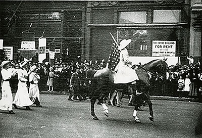 WCArchivesNY's tweet photo. Women’s suffrage march on Main Street in Tarrytown, ca. 1915

#ThrowbackThursday #MyWestchester https://t.co/tzqctH3v2h