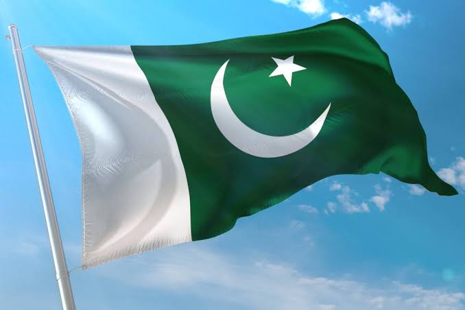 Alikhatttak's tweet photo. Freedom in the mind✌🏻
Faith in the words🤞🏻
Pride in our hearts ❤
And Memories in our souls 👥
Thousands laid down their lives.
So that the country is breathing this day never forget their sacrifices.
Lets salute 🇵🇰
@hafeezkhilji00 
@MAbdullahGul 
@PakistanPR_UN https://t.co/RNlbuiyxW0