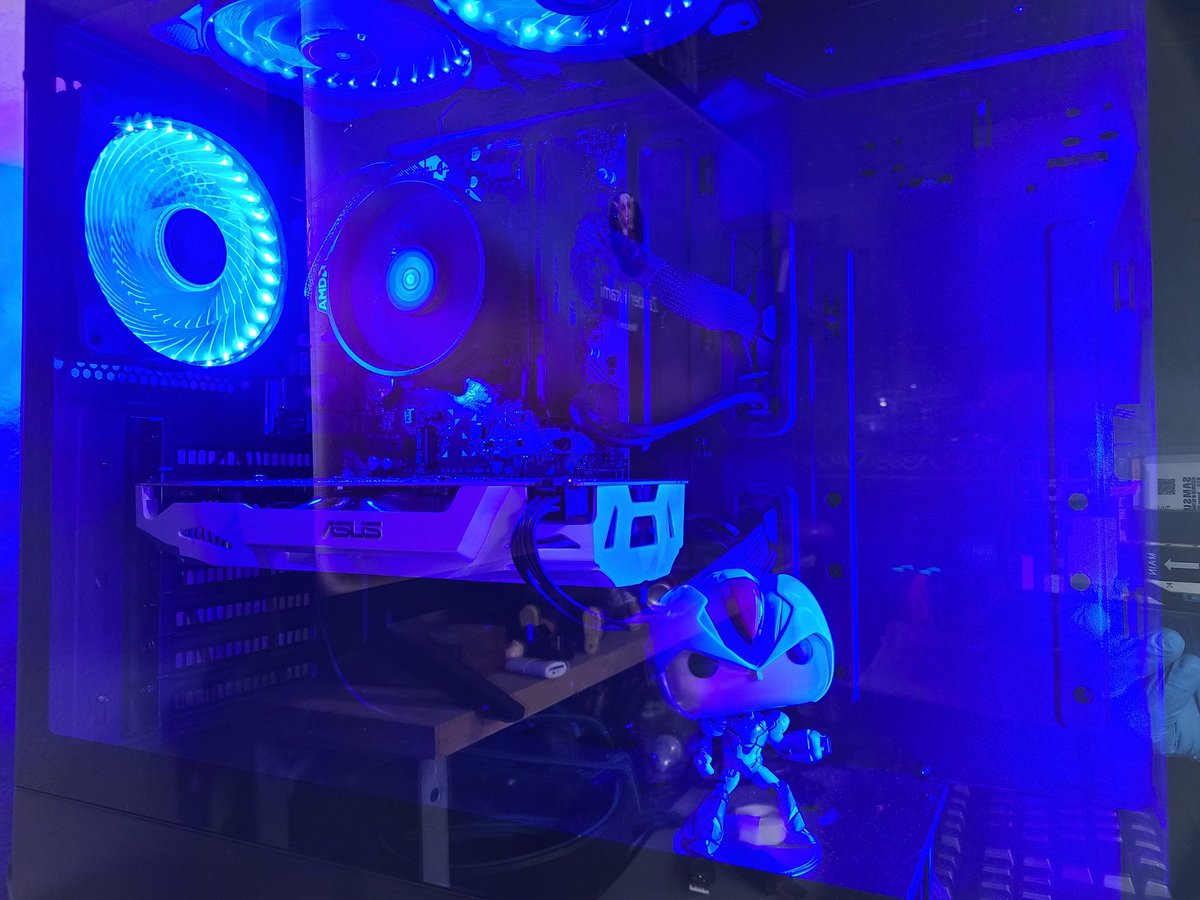 NerdyNotionZ's tweet photo. Slowly turning my PC into a Rockman X tower! XD
#megaman #rockman #megamanx #rockmanx #pctower #pcbuild https://t.co/RPIWTd60NN