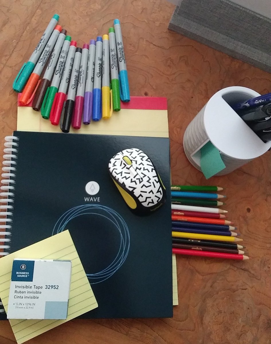 PGutierrez_PMS's tweet photo. My home office is ready to go thanks to this awesome back to school goodie bag! Who new there was such a thing as a reusable notebook? Thank you @reynahustles, I am so grateful to have you as my principal😊 #Novilleros #MissionImpossible https://t.co/UZyjgr9wbB